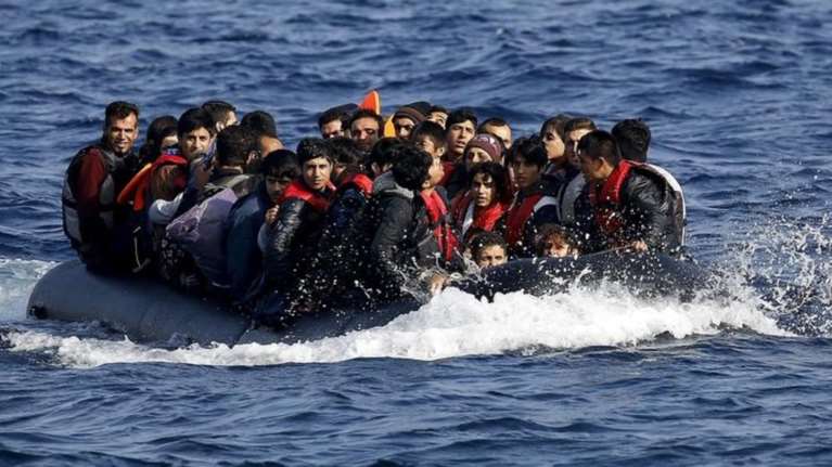 Μάνη: Σκάφος με 92 πρόσφυγες και μετανάστες - Ανάμεσά τους 54 παιδιά