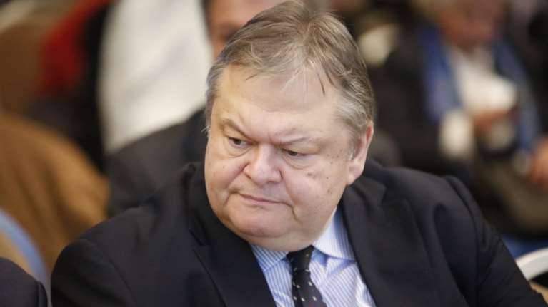 Bενιζέλος: Η κυβέρνηση εκθέτει τη χώρα με τα Wikileaks