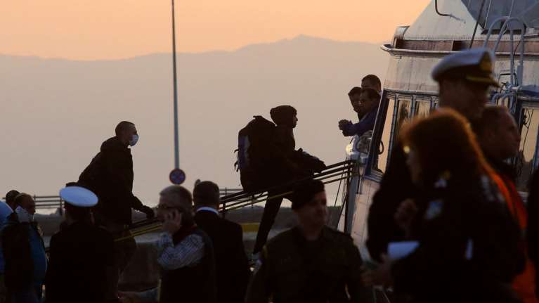 Αμείωτες οι ροές, βροχή οι αιτήσεις ασύλου μπλοκάρουν τις επαναπροωθήσεις