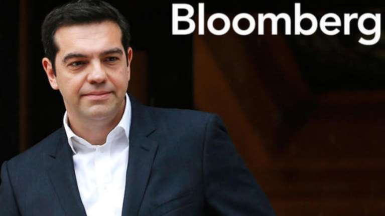 Bloomberg: Ο Τσίπρας αντί να αδράξει την ευκαιρία, επέλεξε τη ρήξη