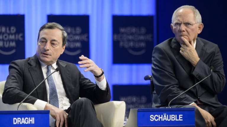 Ξανά στο στόχαστρο του Σόιμπλε ο Ντράγκι και η πολιτική της ΕΚΤ