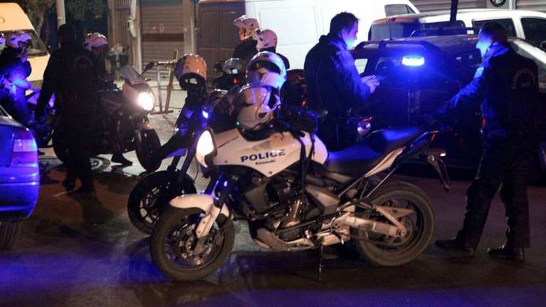 Ένοπλη συμπλοκή αστυνομικών με ληστές στα Εξάρχεια