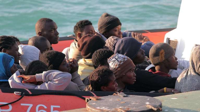 Με αεροπλάνο &amp; ειδική βίζα θα μεταφέρει η Ιταλία τους πρόσφυγες