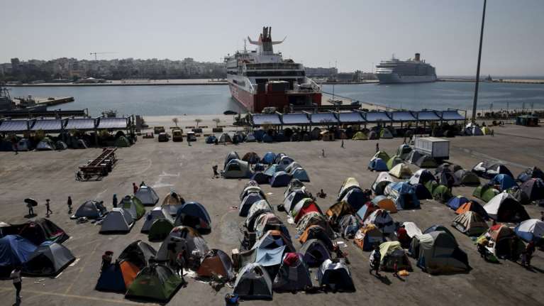 ΑΡ: Σχέδιο εκκένωσης του Πειραιά με 15 μέρες διορία