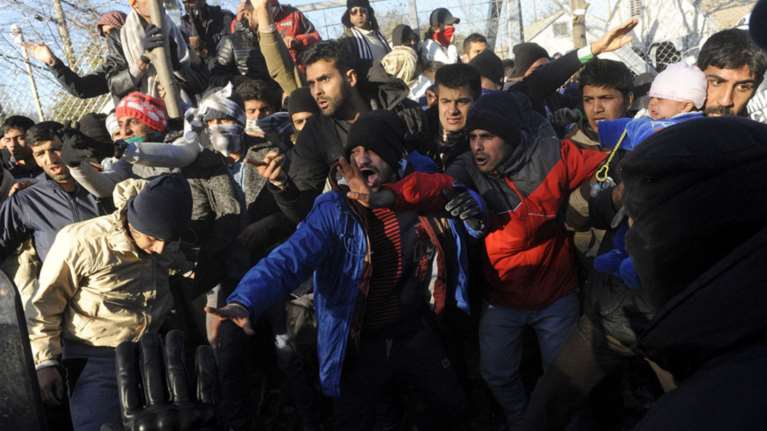 «Βράζουν» οι πρόσφυγες, φόβοι για γενικευμένη εξέγερση