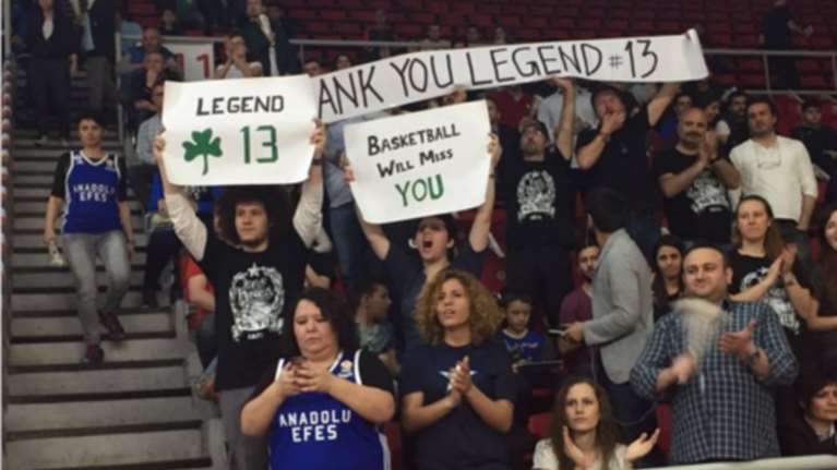 Οι Τούρκοι αποθεώνουν τον Διαμαντίδη μέσα στην Πόλη