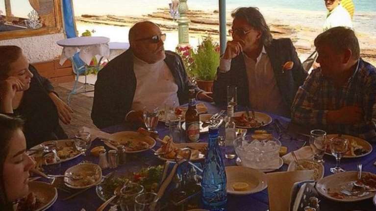 Τι σχέδιο εκμυστηρεύτηκε ο Ψινάκης στον Κουρουμπλή σε γεύμα στο Μαραθώνα