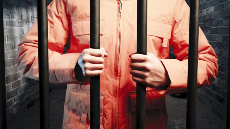 Ο «νόμος της φυλακής»: Νεκρός ο βιαστής φοιτήτριας