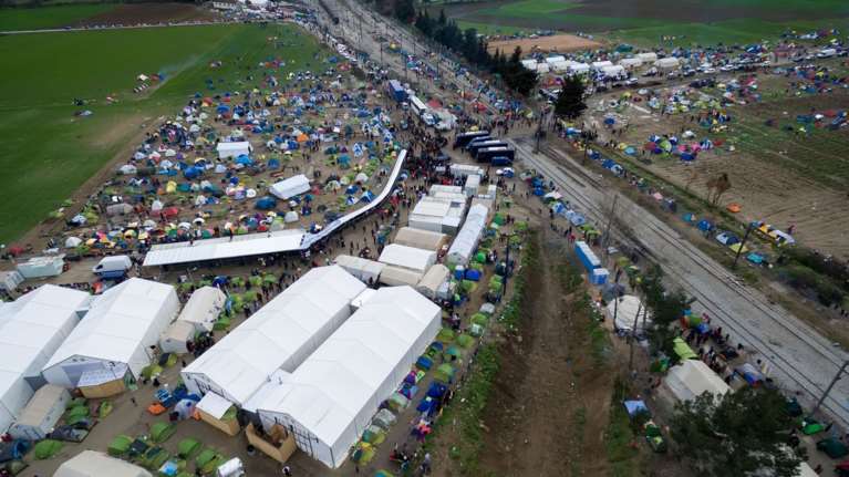 Καμπανάκι ΚΕΕΛΠΝΟ: Υπάρχουν ζητήματα υγείας σε Ειδομένη και Πειραιά