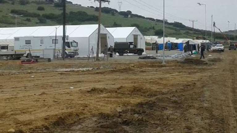 Σύροι πρόσφυγες αρνούνται να πάνε σε στρατόπεδο της Λάρισας