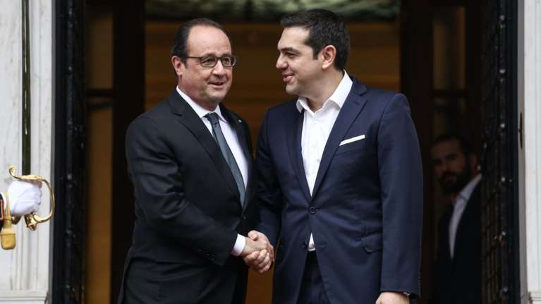 «Αεροπορική» διπλωματία: Σήμερα Ολάντ, αύριο με Σουλτς