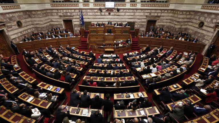 Αποσύρθηκε άλλη μία σκανδαλώδης τροπολογία από τη Βουλή