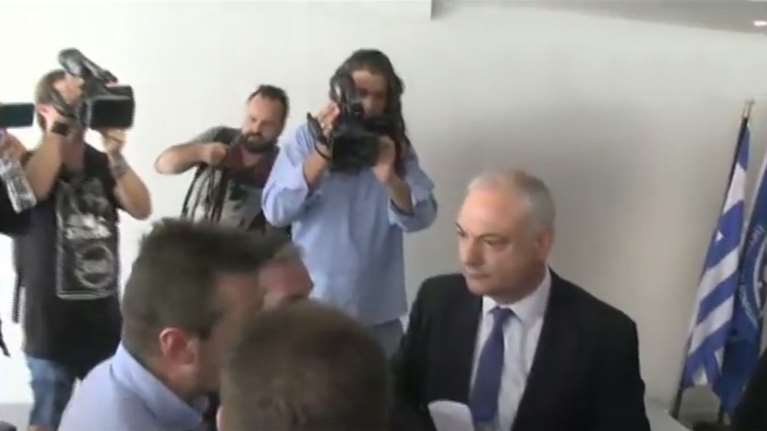 Επεισοδιακή συνέντευξη του ιδιοκτήτη της Ηλεκτρονικής για το «λουκέτο»