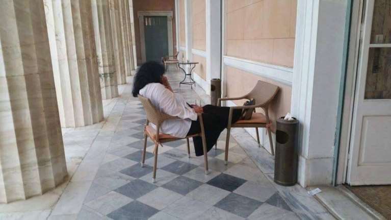 Στην αντεπίθεση η Βαγενά: Και η Μελίνα περπατούσε ξυπόλητη