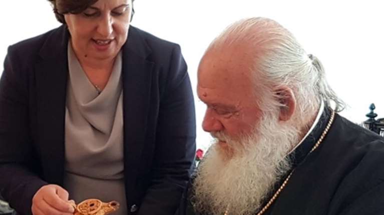 Τι δώρο θα κάνει η περιφερειάρχης Β.Αιγαίου στον Πάπα