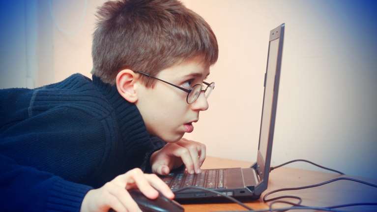 Σε ελληνικό νησί τo ψηλότερο ποσοστό εθισμένων εφήβων στο διαδίκτυο