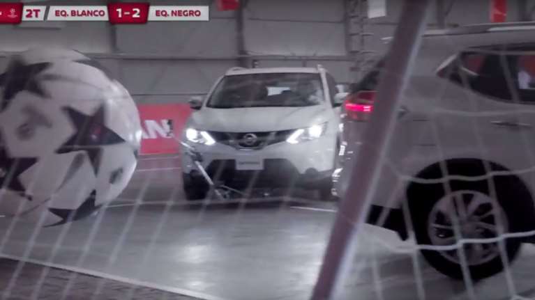 Εσυ παίζεις ποδόσφαιρο με το αυτοκίνητό σου;