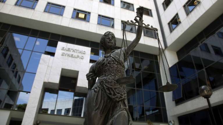 Αντισυνταγματικές οι ρυθμίσεις Κατρούγκαλου