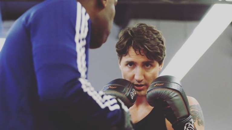 Ο Τριντό γίνεται μποξέρ και μπαίνει στο ρινγκ