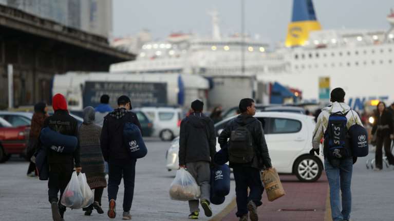 Στους 3.280 οι πρόσφυγες που παραμένουν στον Πειραιά