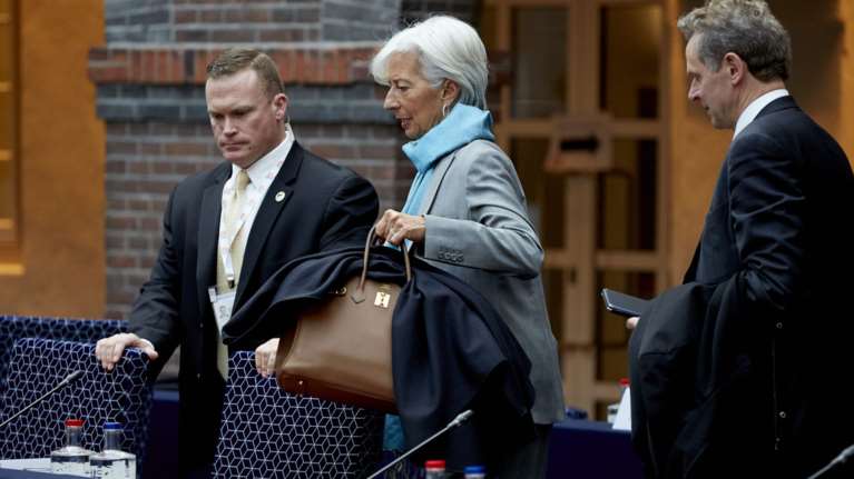 Τα πήρε όλα η «σκληρή διαπραγμάτευση» της... Λαγκάρντ