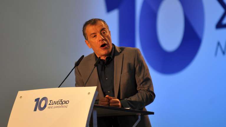 Θεοδωράκης σε Κυριάκο: Να συγκρουστούμε με τον λαϊκισμό