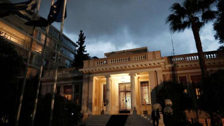 Σε «αχαρτογραφητα νερά» το Μαξίμου για το διπλό Μνημόνιο