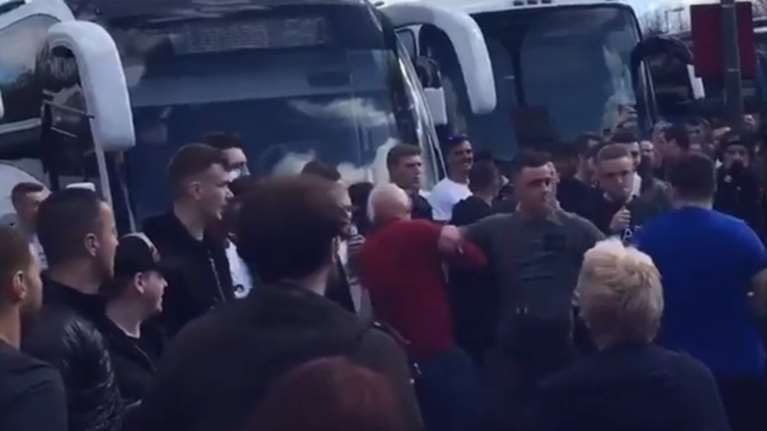 Επεισόδια μεταξύ οπαδών της Έβερτον και της Μάντσεστερ