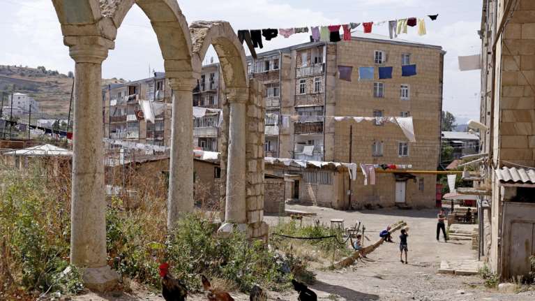 Μια Ελληνίδα από την Αρμενία φωτογραφίζει την ιδιαίτερη πατρίδα της