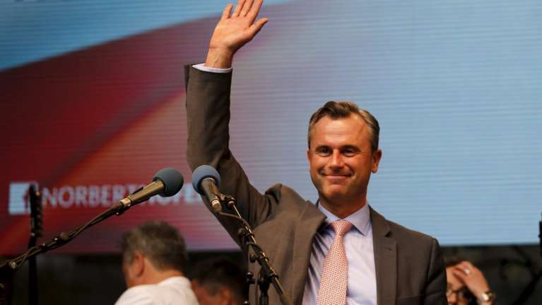 O εφιάλτης της ακροδεξιάς χτυπά τώρα την Αυστρία