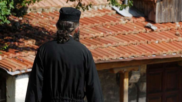 Ιερέας με σπίτι-οπλοστάσιο στην Ηλεία