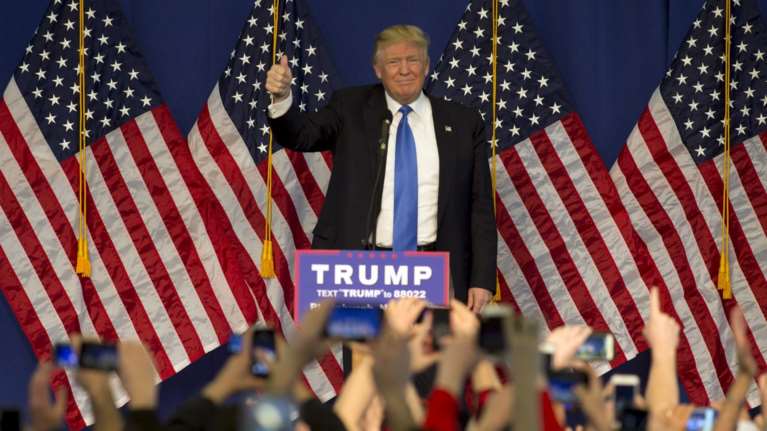 Μια ανάσα από το χρίσμα των Ρεπουμπλικάνων ο Ντόναλντ Tραμπ