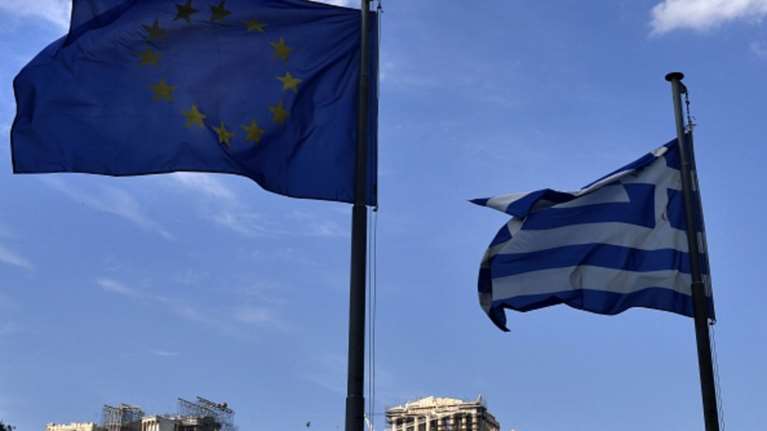 Spiegel: Η ΕΕ έχει πιο σοβαρά θέματα από το σόου Τσίπρα