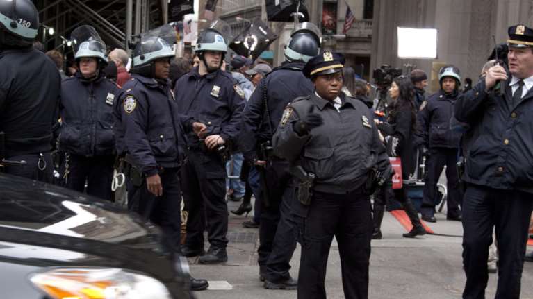 Δεκάδες συλλήψεις σε επιχείρηση σκούπα στο Μπρονξ
