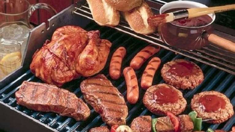 Σάλος για δείπνο Αθεων τη Μ. Παρασκευή στη Θεσσαλονίκη