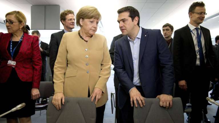 Handelsblatt: Η Μέρκελ έριξε χυλόπιτα στον Τσίπρα