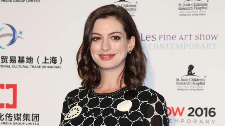 Δείτε για πρώτη φορά τον 20 ημερών γιο της Αν Χάθαγουέι [εικόνες]