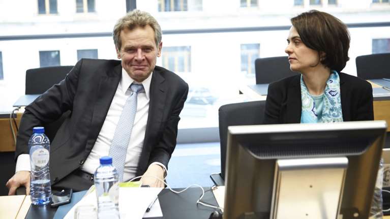 Οργή ΔΝΤ:Η Αθήνα δεν κόβει δαπάνες, θέλει νέους φόρους