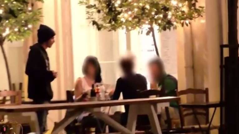 Το μεγαλείο ψυχής ενός άστεγου στην Ελλάδα θα σας κάνει να δακρύσετε