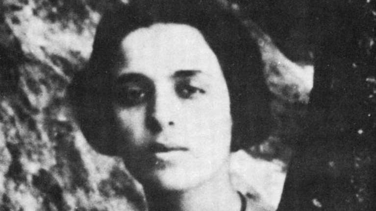 Σαν σήμερα αυτοκτόνησε η Μ. Πολυδούρη - Ο αδιέξοδος έρωτας με τον Καρυωτάκη