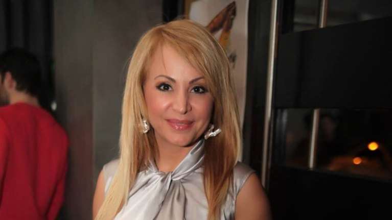 Η Τέτα Καμπουρέλη ζητά 50.000 ευρώ από τον Νίκο Κοκλώνη: Στο φως τα αποκαλυπτικά μηνύματα