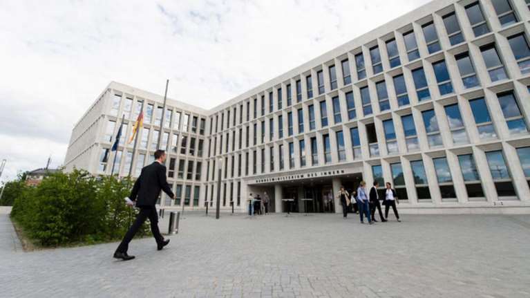 Αυξήσεις 5% στους Γερμανούς δημοσίους υπαλλήλους