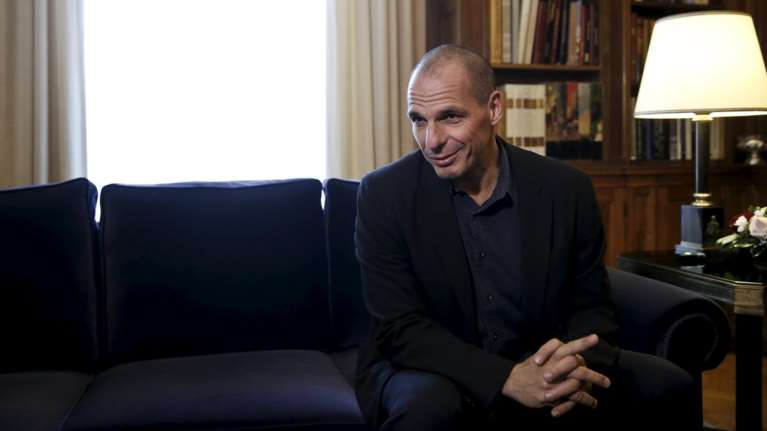 Γιάνης Vs Χίλαρι: Είναι επικίνδυνος άνθρωπος