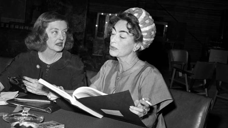 Ζωντανεύει στην οθόνη η κόντρα Τζόαν Κρόφορντ - Μπέτι Ντέιβις