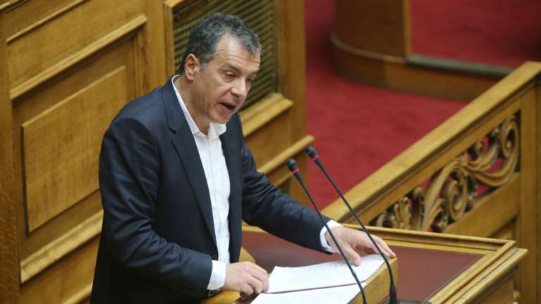 Θεοδωράκης σε ΣΥΡΙΖΑ: Είστε ένας ασπόνδυλος συνασπισμός εξουσίας