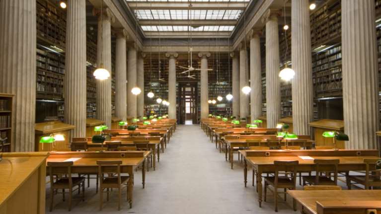 Στα άδυτα της γνώσης:16 υπέροχες βιβλιοθήκες στην Αθήνα