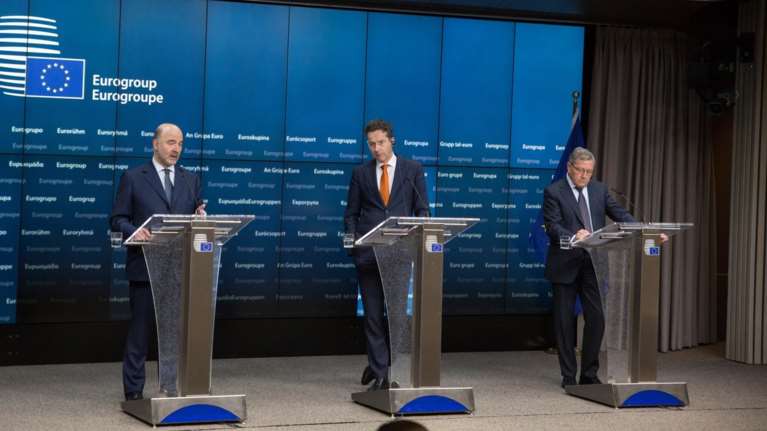 Συμφωνία για μόνιμο «κόφτη δαπανών», γρίφος για το χρέος