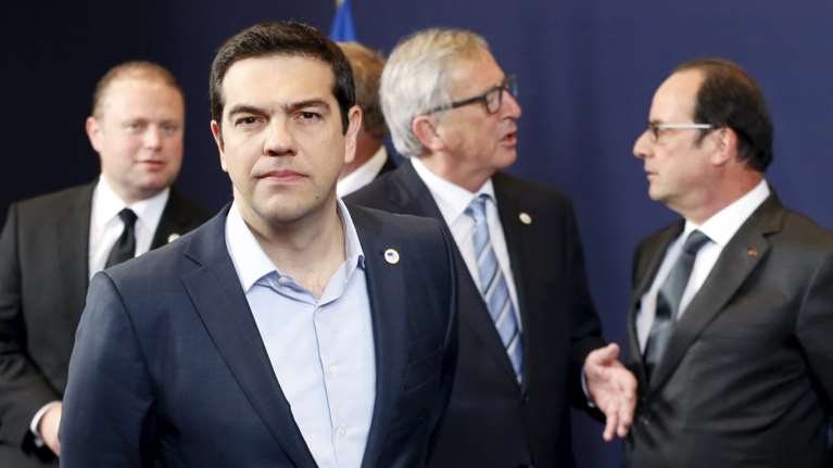 WSJ: Τι θα κατάφερνε ο Τσίπρας εάν ήταν καλύτερος διαπραγματευτής