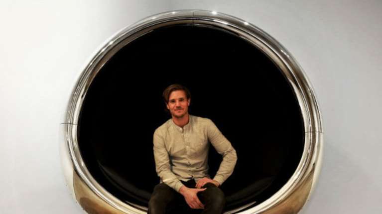 Αυτή η καρέκλα είναι φτιαγμένη από ανακυκλωμένο κινητήρα αεροπλάνου Boeing