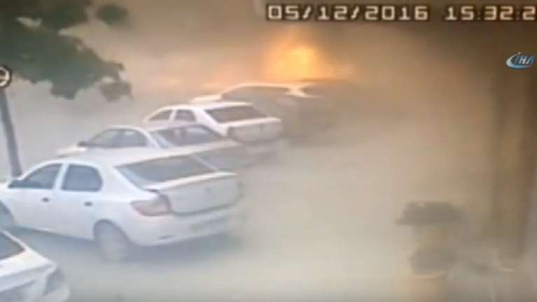 Δείτε τη στιγμή της έκρηξης στην Κωνσταντινούπολη